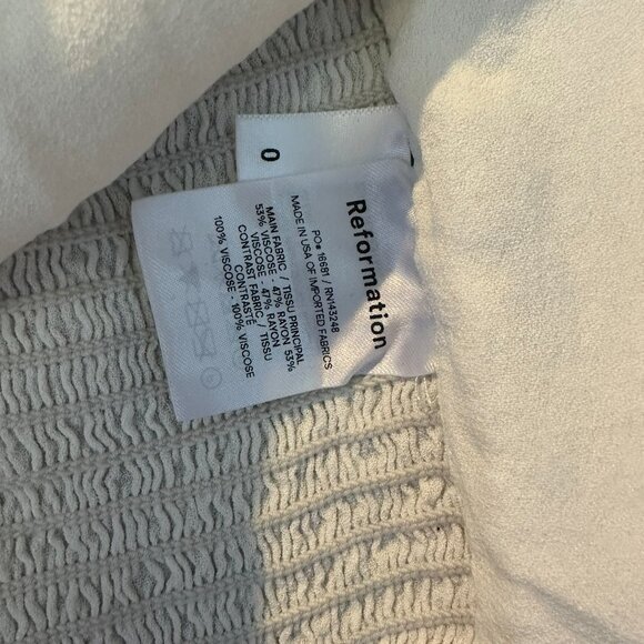 Reformation Peasant Blouse - Picture 5 of 5